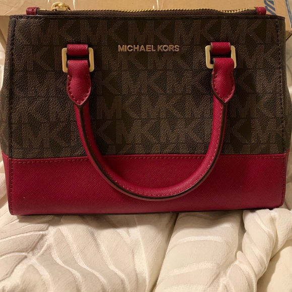 Michael kors crossbody purse - Picture 1 of 2